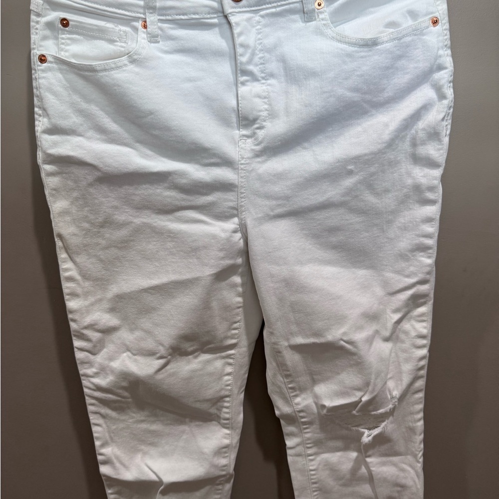 Women's White Jeans size 10/30